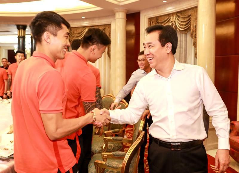 于是，苏若离也彻底失去了跟叶辰聊天的兴致，开口道：行了，我眯一会儿，没事儿的话，就别跟我闲聊了。